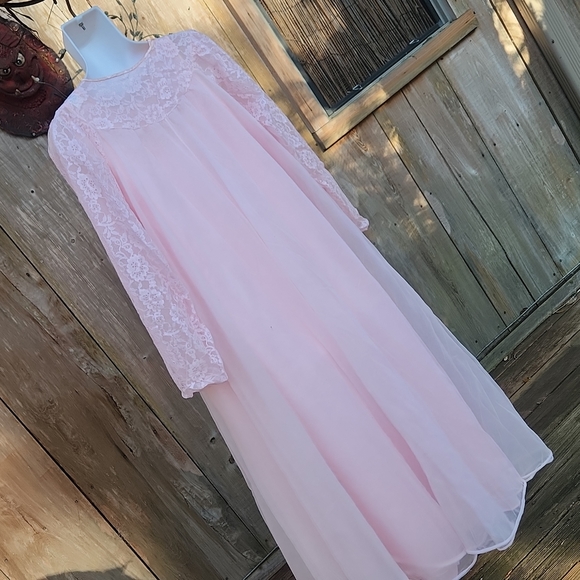 Vintage 2-Piece Radcliffe Dressing Gown - Picture 13 of 17